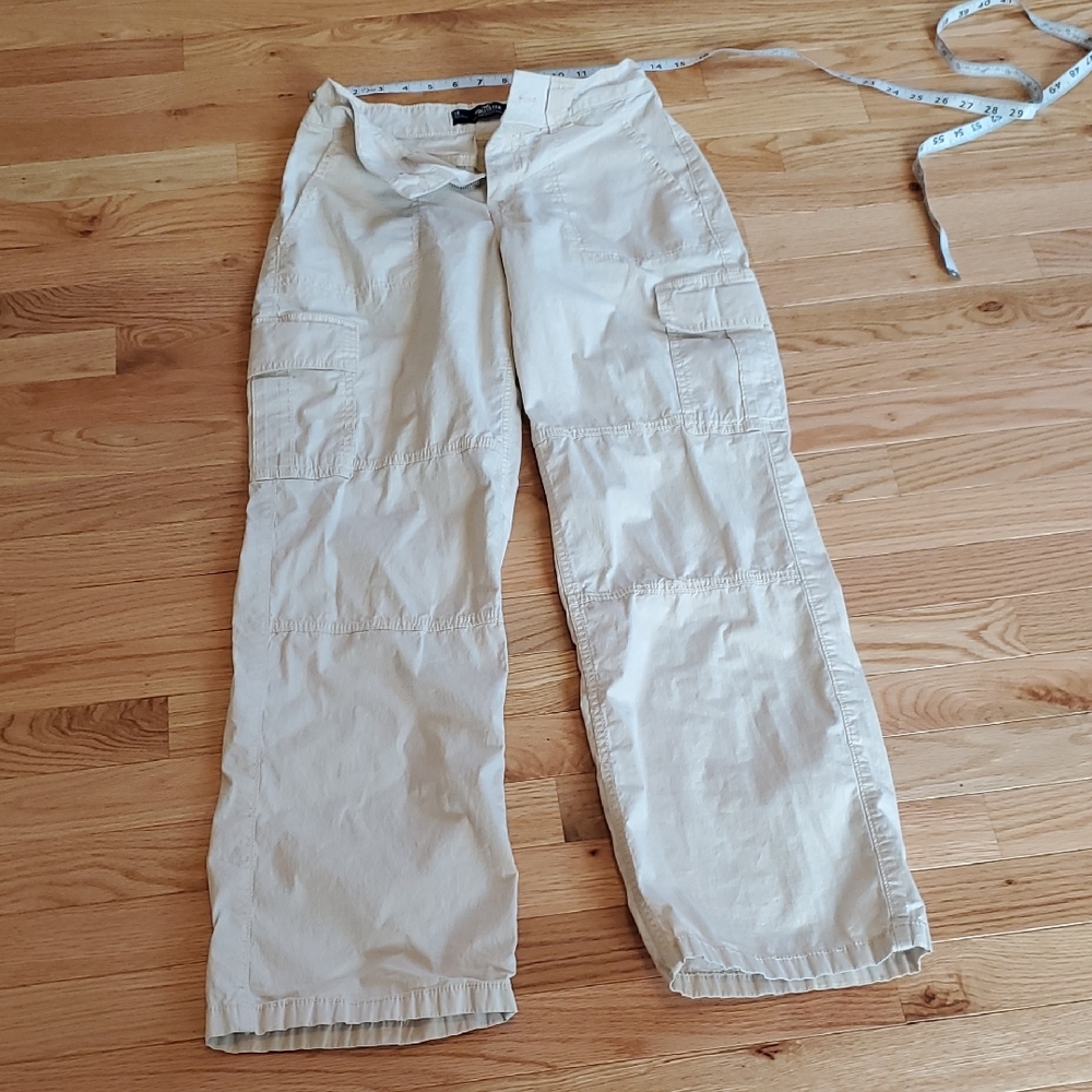 Hollister Cream High-Rise Baggy Pants - Picture 2 of 7